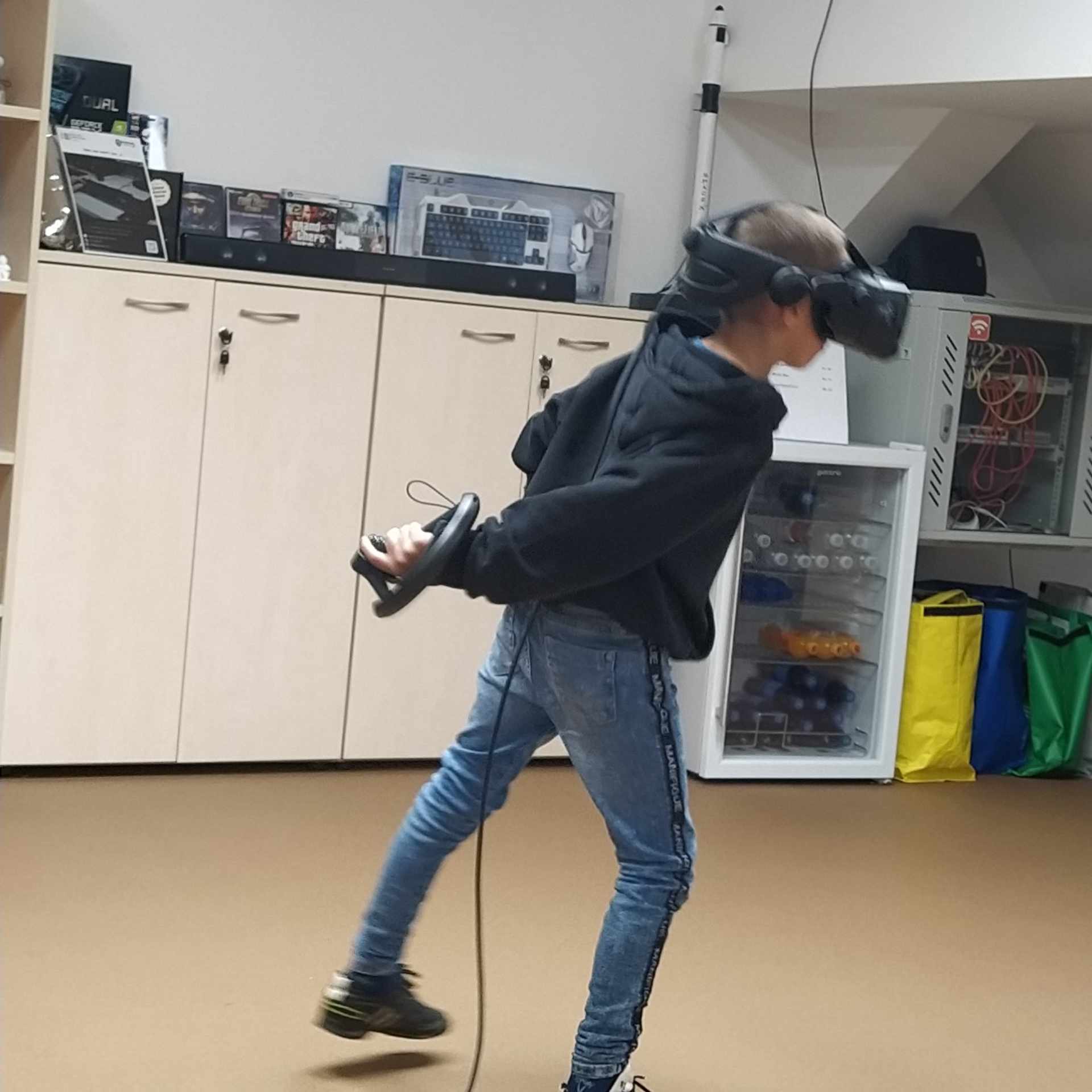 VR